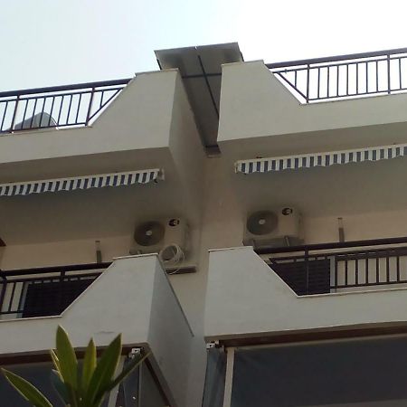 Jonnys Ferienwohnung Peraía Esterno foto